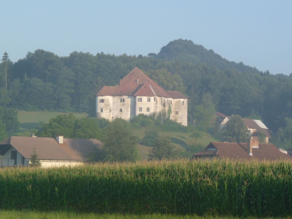 Škrljevo Castle