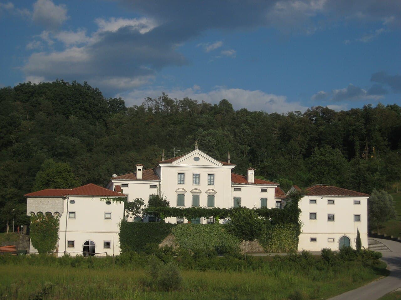 Dvorec Vogrsko