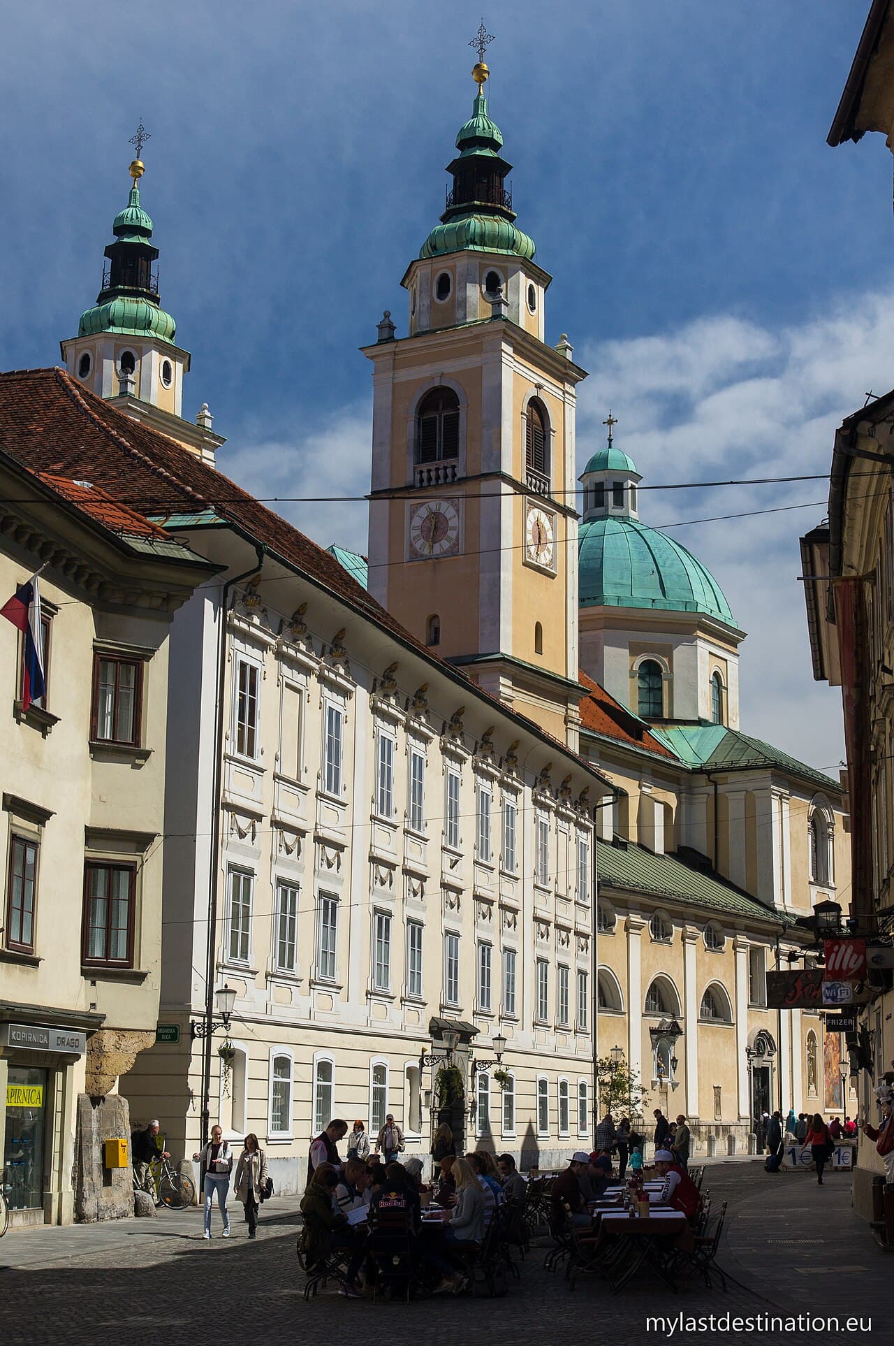Škofijski dvorec