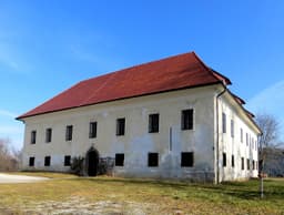 Lisičje Mansion