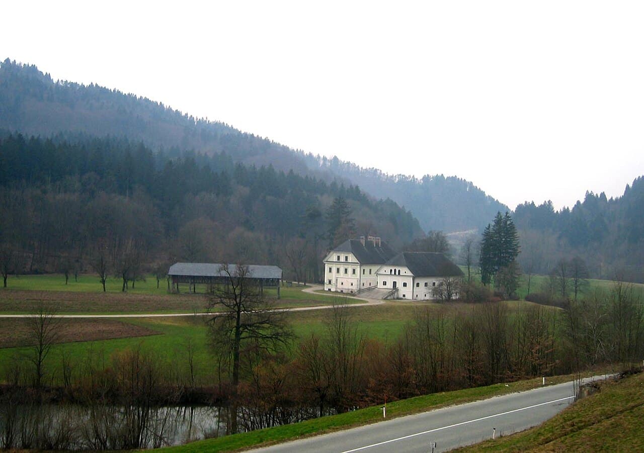 Dvorec Visoko