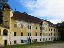Dvorec Ponoviče