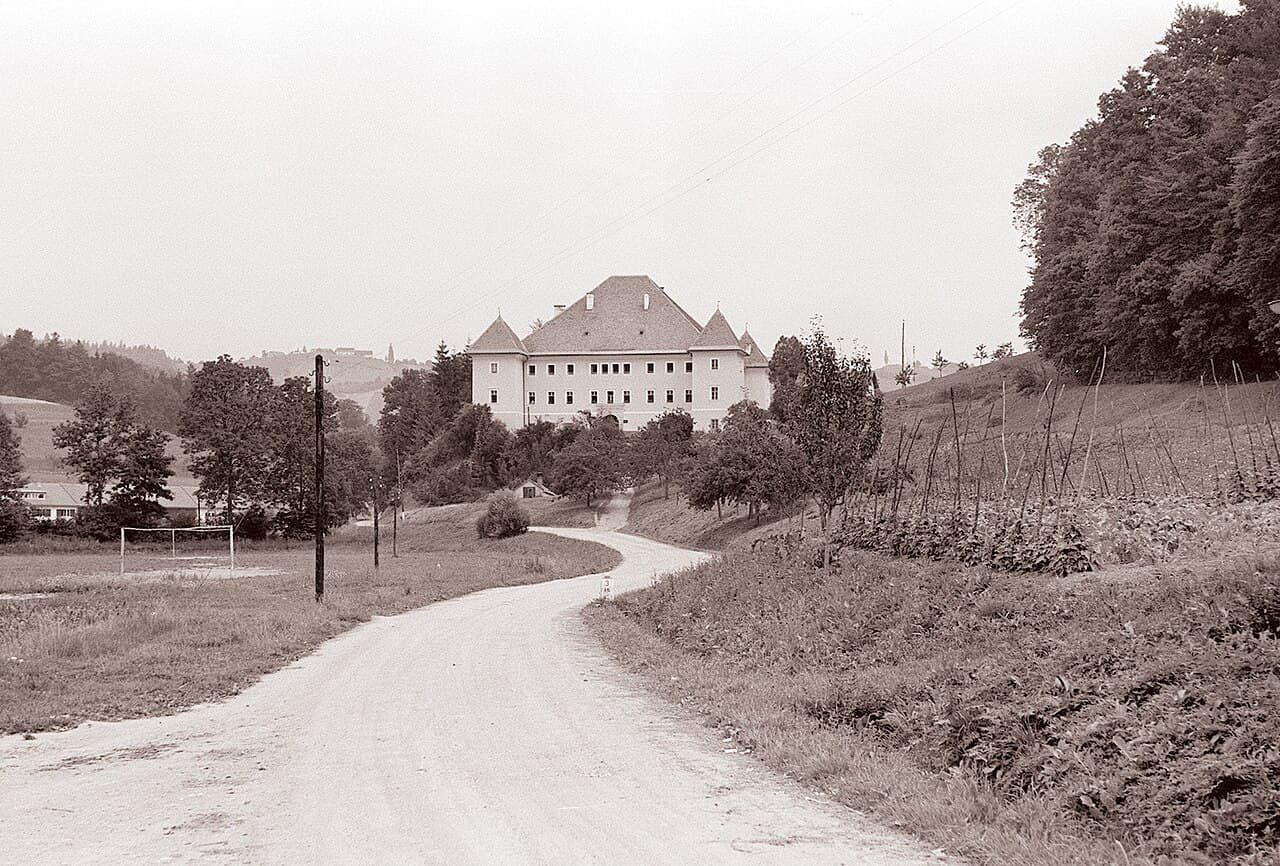 Svečina Castle