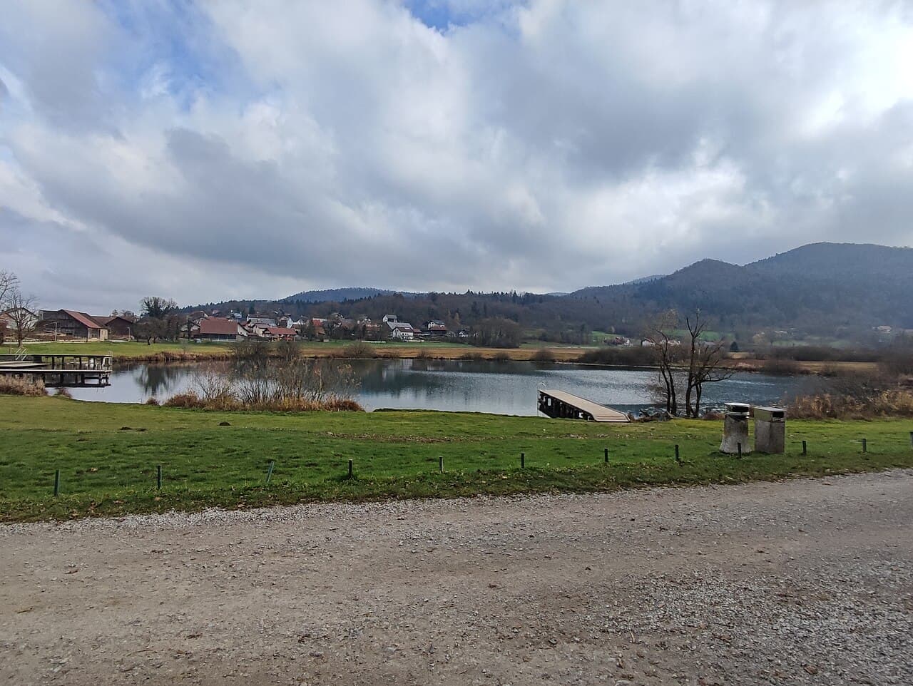 Podpeško jezero