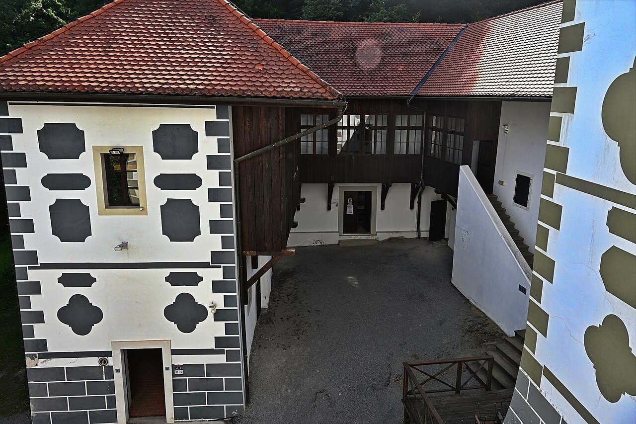 Strmol Castle