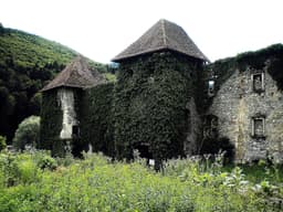 Soteska Mansion